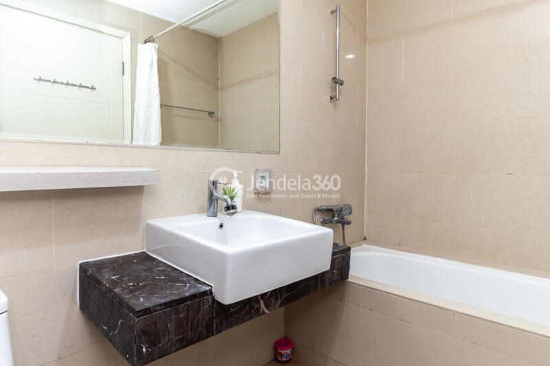 Bathroom Flawless 3BR Apartment Low Floor with City View at Casa Grande Apartment