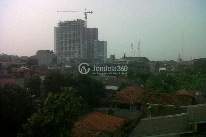 Balcony Restful 1BR Apartment Low Floor with  View at Margonda Residence