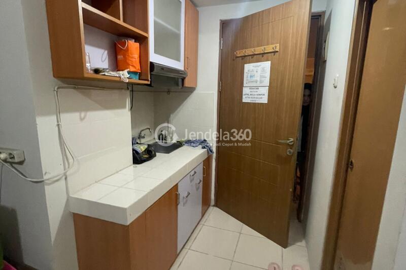 Kitchen Studio Pinewood Jatinangor Apartment at Low Floor