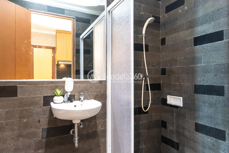 Bathroom 2 2BR Condominium Green Bay Pluit SeaView Apartment at Tower K