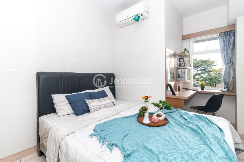 Bedroom 1 Low Floor 2BR Apartment with  View at The Springlake Summarecon