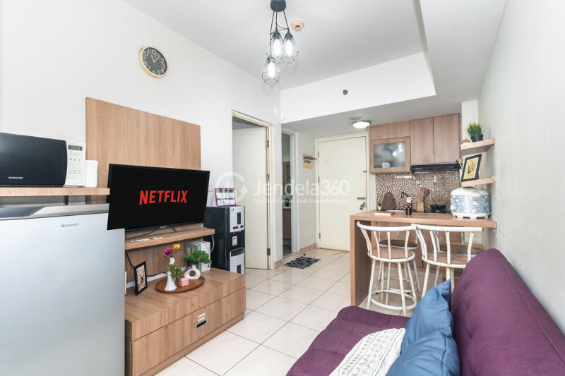 Living Room Low Floor 2BR Apartment with  View at The Springlake Summarecon