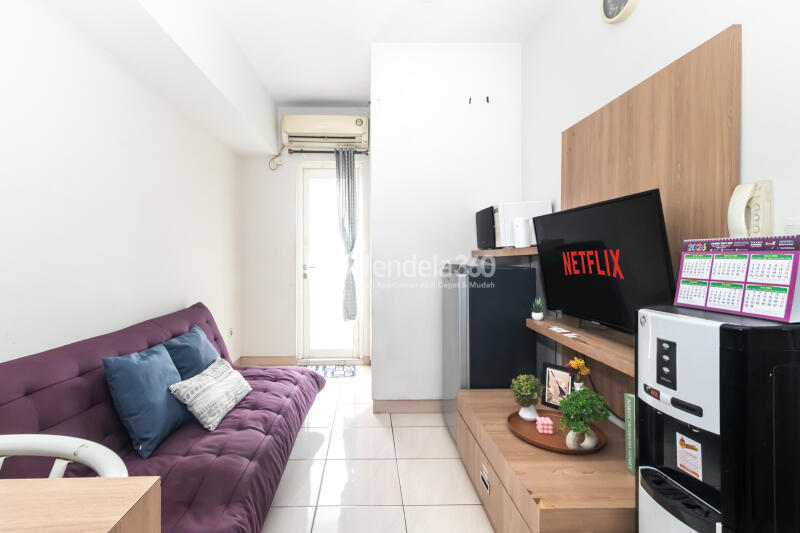 Living Room Low Floor 2BR Apartment with  View at The Springlake Summarecon