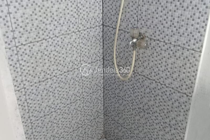 Bathroom Peaceful Studio Apartment Low Floor with  View at Aeropolis 1 Apartment