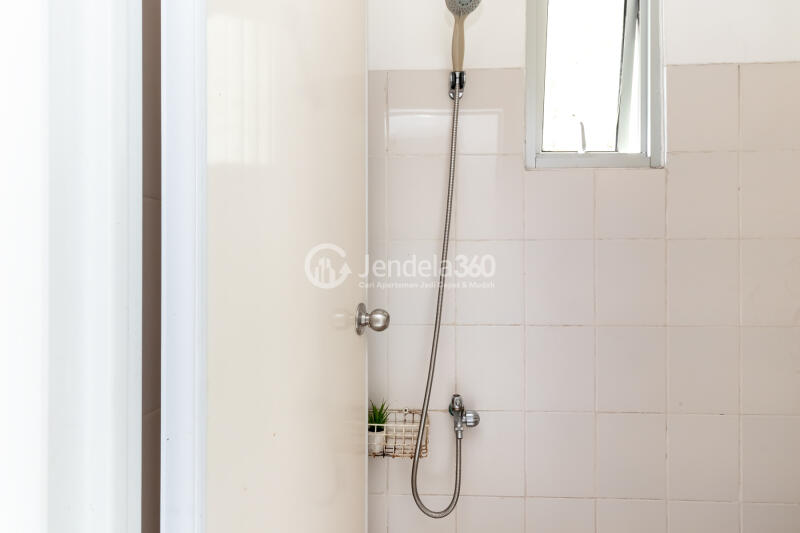 Bathroom Tidy 2BR Apartment Low Floor with  View at Pancoran Riverside Apartment