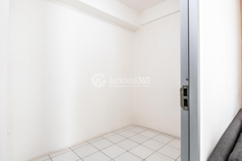 Bedroom 2 Tidy 2BR Apartment Low Floor with  View at Pancoran Riverside Apartment