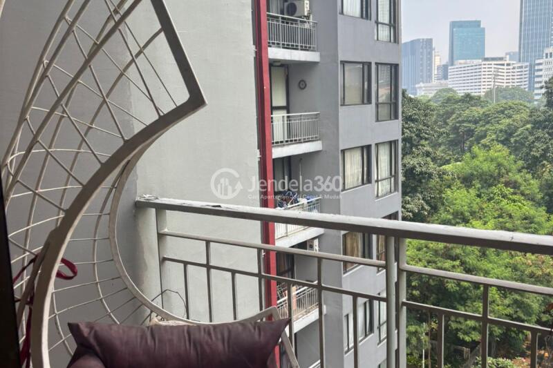 Bedroom Decorative 3BR Apartment at Horison Suites Residence Low Floor