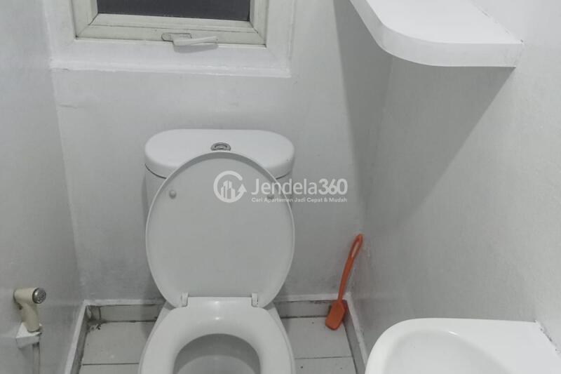 Bathroom Low Floor Studio Apartment with  View at Aeropolis Residence 3