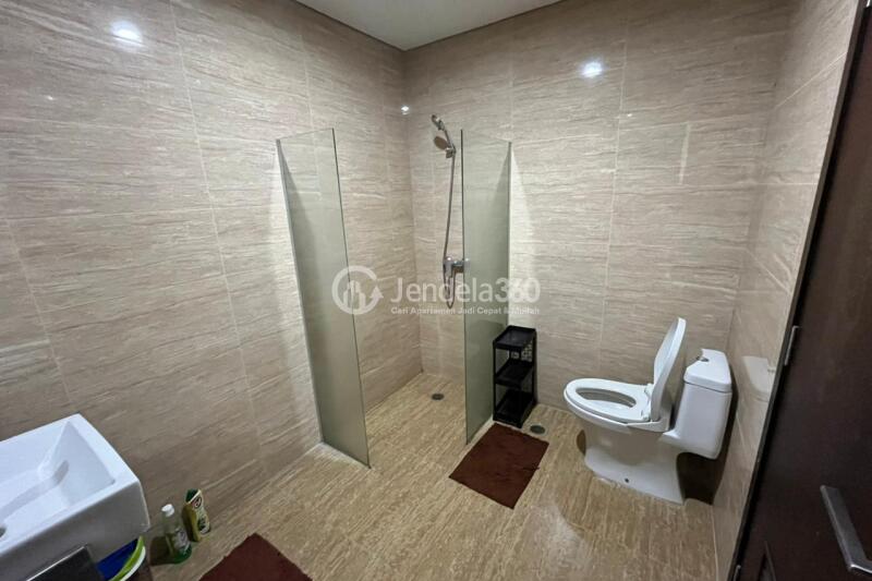Bathroom 2BR AKR Gallery West Residence Apartment at Tower Residence