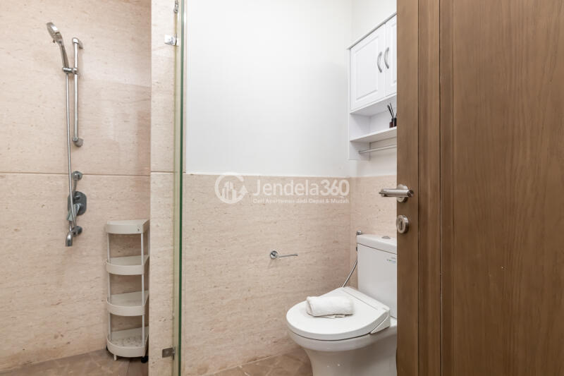 Bathroom Modern 1BR Apartment at Southgate Residence Middle Floor