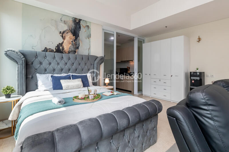 Bedroom Modern 1BR Apartment at Southgate Residence Middle Floor
