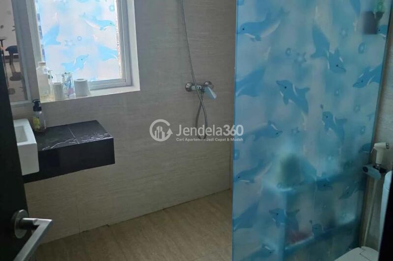 Bathroom 2 Spacious 3BR Apartment at AKR Gallery West Residence High Floor