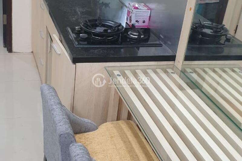 Dining Room Modern 1BR Apartment Middle Floor with City View at Cosmo Terrace - Jakarta Residence Thamrin City