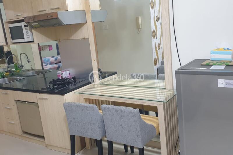 Dining Room Modern 1BR Apartment Middle Floor with City View at Cosmo Terrace - Jakarta Residence Thamrin City