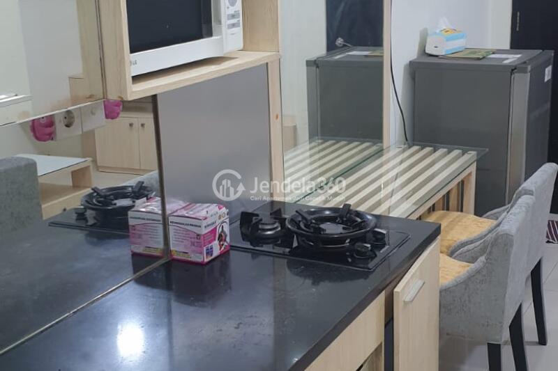 Kitchen Modern 1BR Apartment Middle Floor with City View at Cosmo Terrace - Jakarta Residence Thamrin City