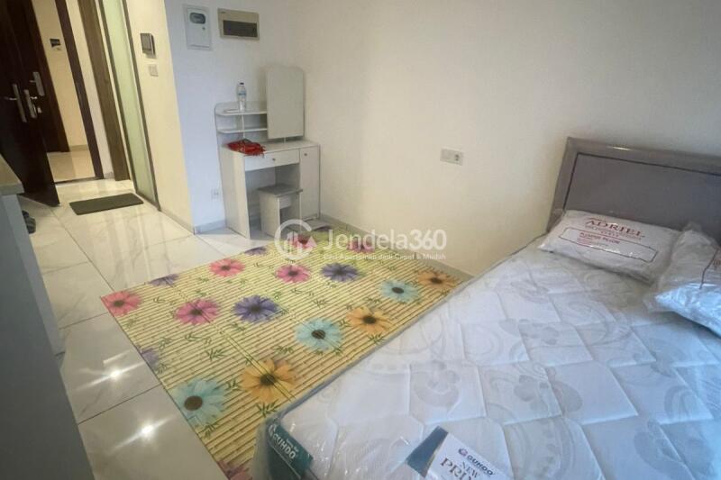 Bedroom Low Floor Studio Apartment with  View at Sky House Alam Sutera