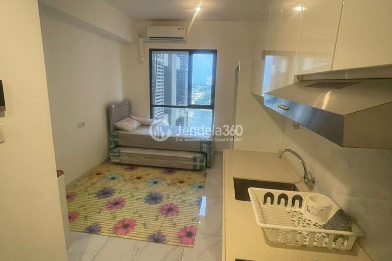 Bedroom Low Floor Studio Apartment with  View at Sky House Alam Sutera