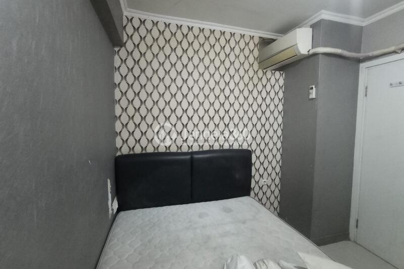 Bedroom 1BR Green Pramuka City Apartment at Low Floor