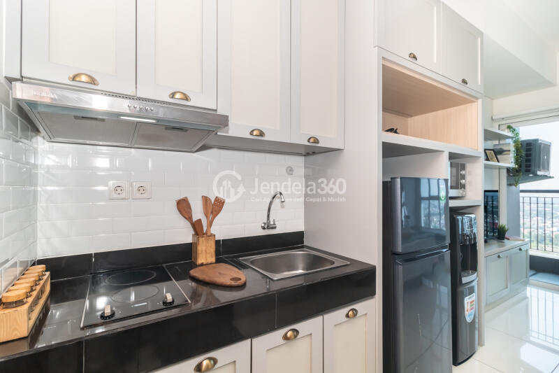 Kitchen High Floor Studio Apartment with City View at Roseville SOHO & Suites