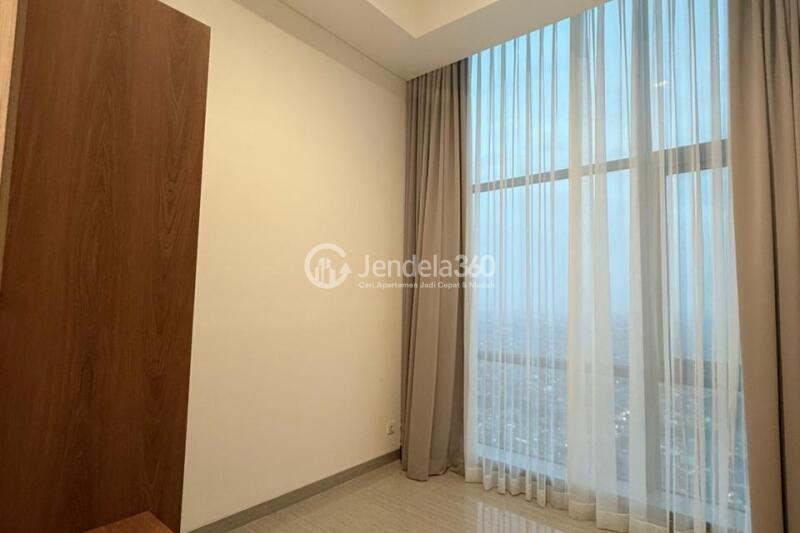 Bedroom 2 2BR Hillcrest House Apartment at High Floor