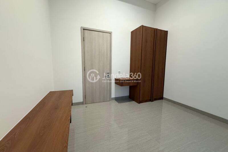 Bedroom 2 2BR Hillcrest House Apartment at High Floor