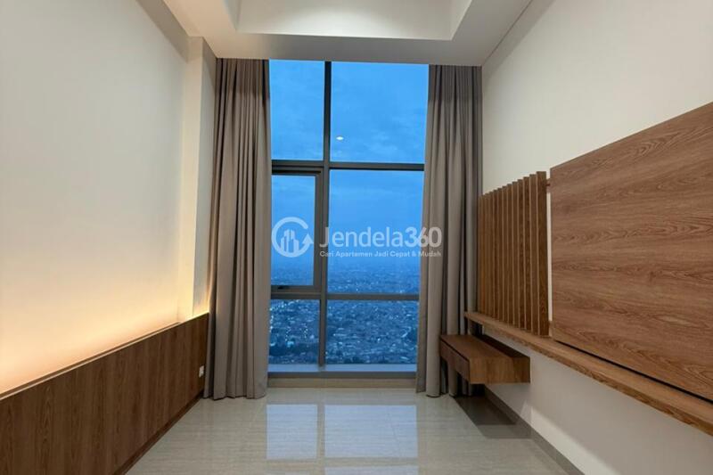 Bedroom 1 2BR Hillcrest House Apartment at High Floor