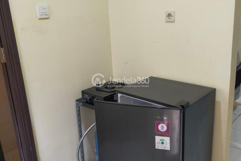 Bedroom Comfortable Studio Apartment Low Floor with City View at Kebagusan City Apartment