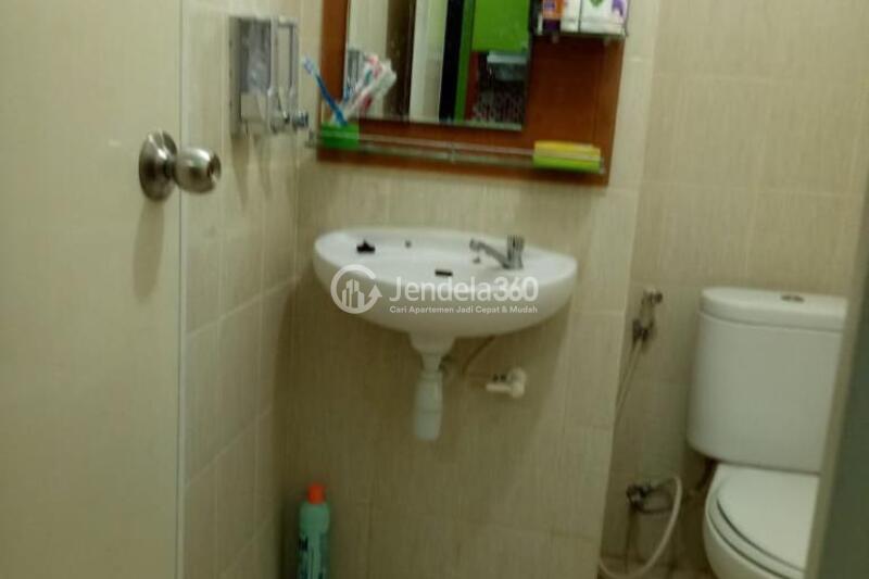 Bathroom Low Floor 1BR Apartment with  View at Puncak Bukit Golf Apartment
