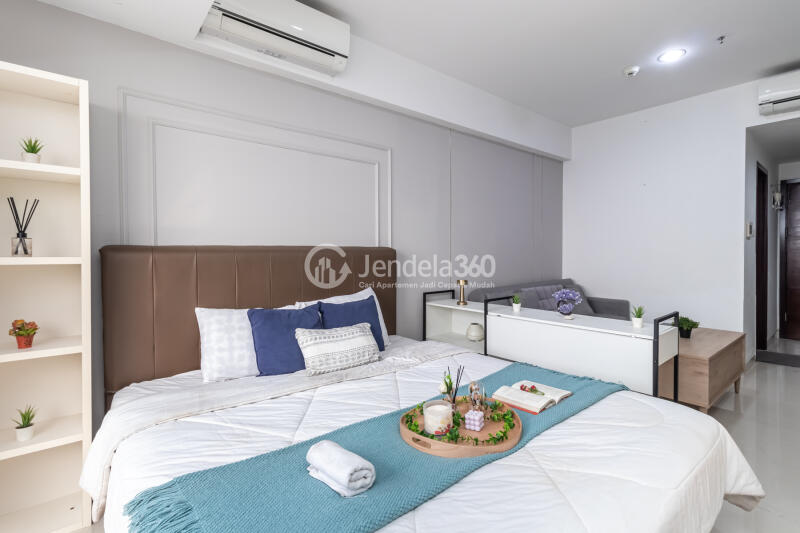 Bedroom Restful Studio Apartment at The Crest West Vista Puri Tower The Crest