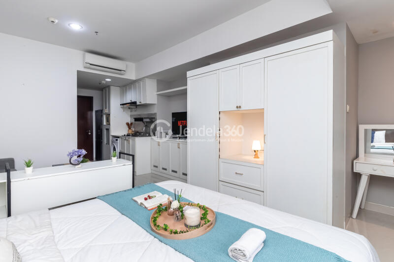 Bedroom Restful Studio Apartment at The Crest West Vista Puri Tower The Crest
