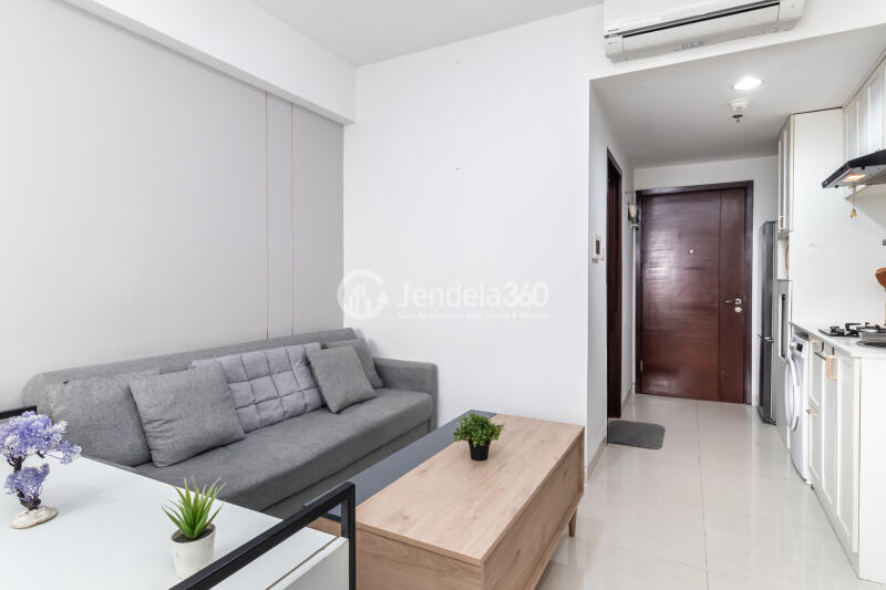 Bedroom Restful Studio Apartment at The Crest West Vista Puri Tower The Crest