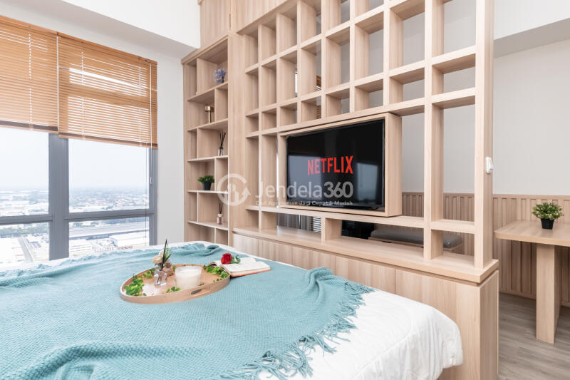 Bedroom 1BR Vasanta Innopark Apartment at High Floor