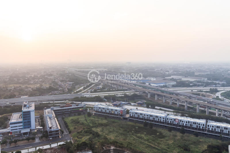 Balcony Good Deal 2BR Apartment at Vasanta Innopark Apartment High Floor