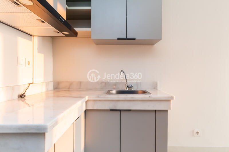 Kitchen Good Deal 2BR Apartment at Vasanta Innopark Apartment High Floor