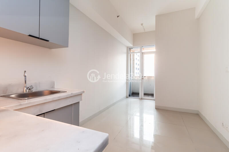 Living Room Good Deal 2BR Apartment at Vasanta Innopark Apartment High Floor