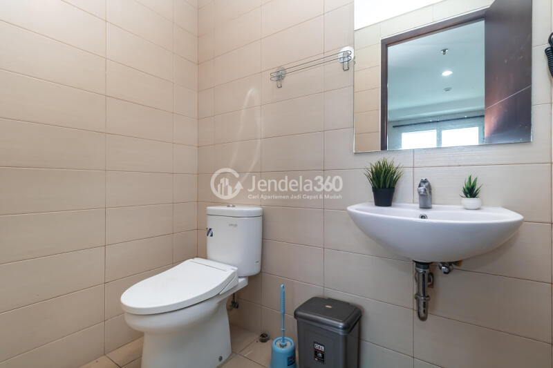 Bathroom 2BR Sky Terrace Apartment at Tower Pecatu
