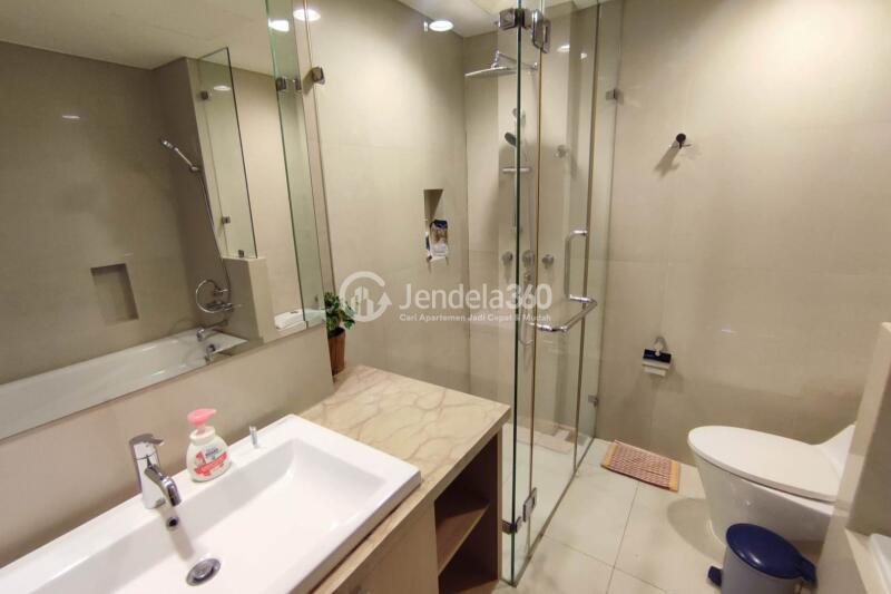 Bathroom 2BR Setiabudi Sky Garden Apartment at High Floor