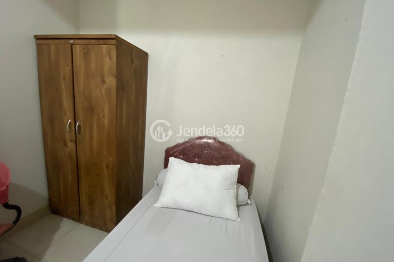 Bedroom 2 Low Floor 2BR Apartment with  View at Pinewood Jatinangor Apartment