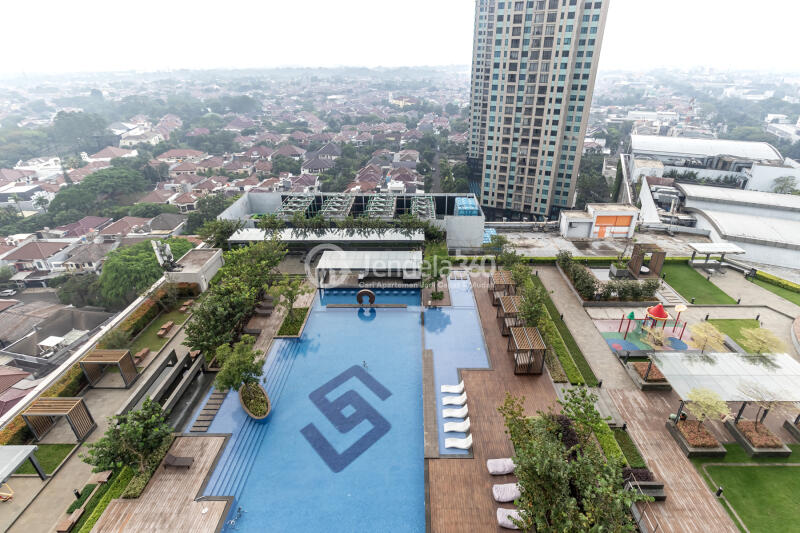 Balcony Flawless Studio Apartment at Southgate Residence Tower Altuera