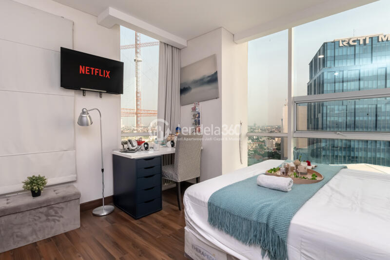 Bedroom 1BR Apartment with City View at AKR Gallery West Residence