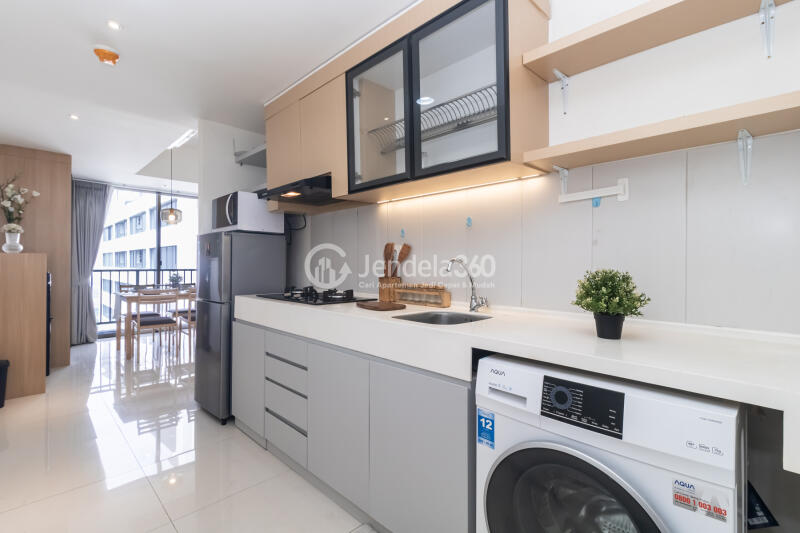 Kitchen 2BR Apartment with  View at Orange County Lippo Cikarang