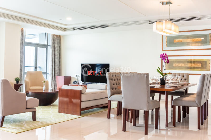 Living Room 3BR Apartment with City View at Shangri-La Residence