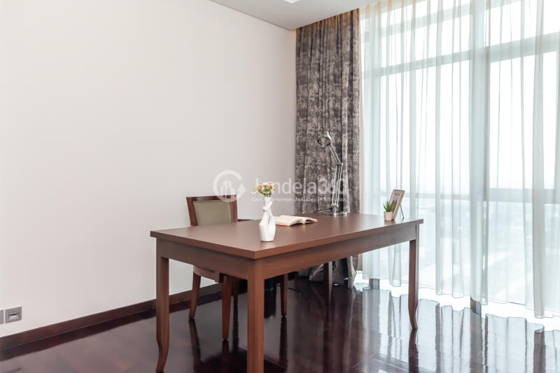 Bedroom 3 3BR Shangri-La Residence Apartment at Low Floor