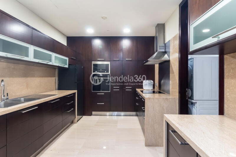 Kitchen 2BR Apartment with City View at Shangri-La Residence