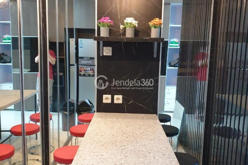 Dining Room Studio Apartment with City View at Green Sedayu Apartment