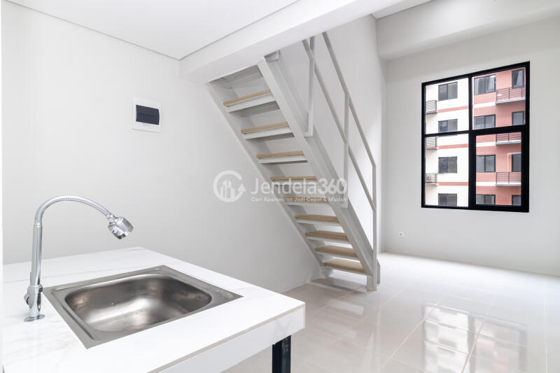 Kitchen 1BR Apartment with  View at Meikarta Apartment