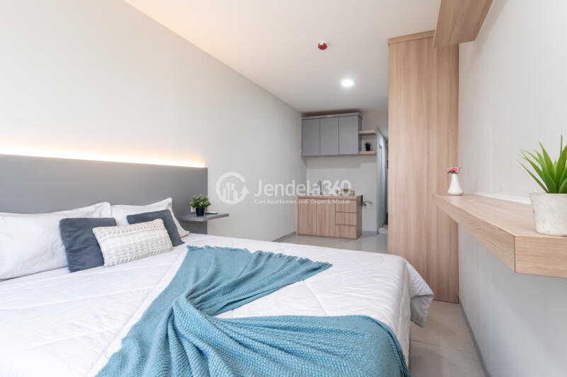 Bedroom Modern Studio Apartment at Meikarta Apartment Low Floor