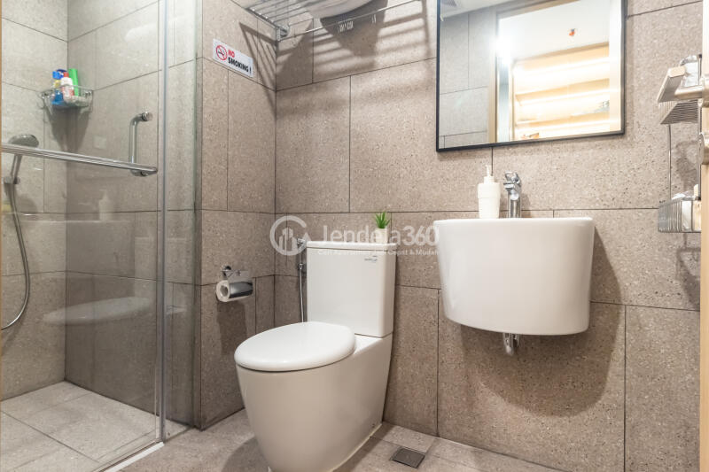 Bathroom Low Floor Studio Apartment with City View at Antasari Place Apartment