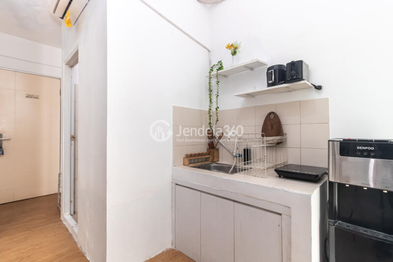 Kitchen 2BR Apartment with  View at Pancoran Riverside Apartment