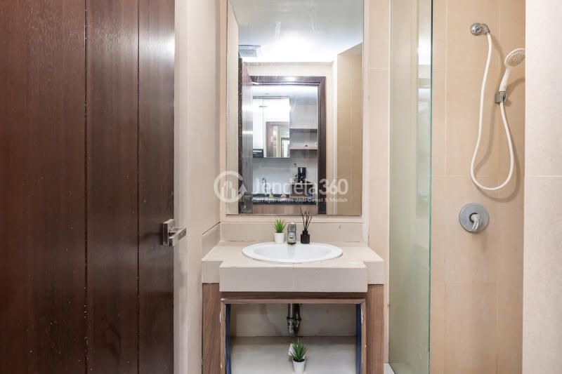 Bathroom Homey Studio Apartment at U Residence Karawaci Low Floor